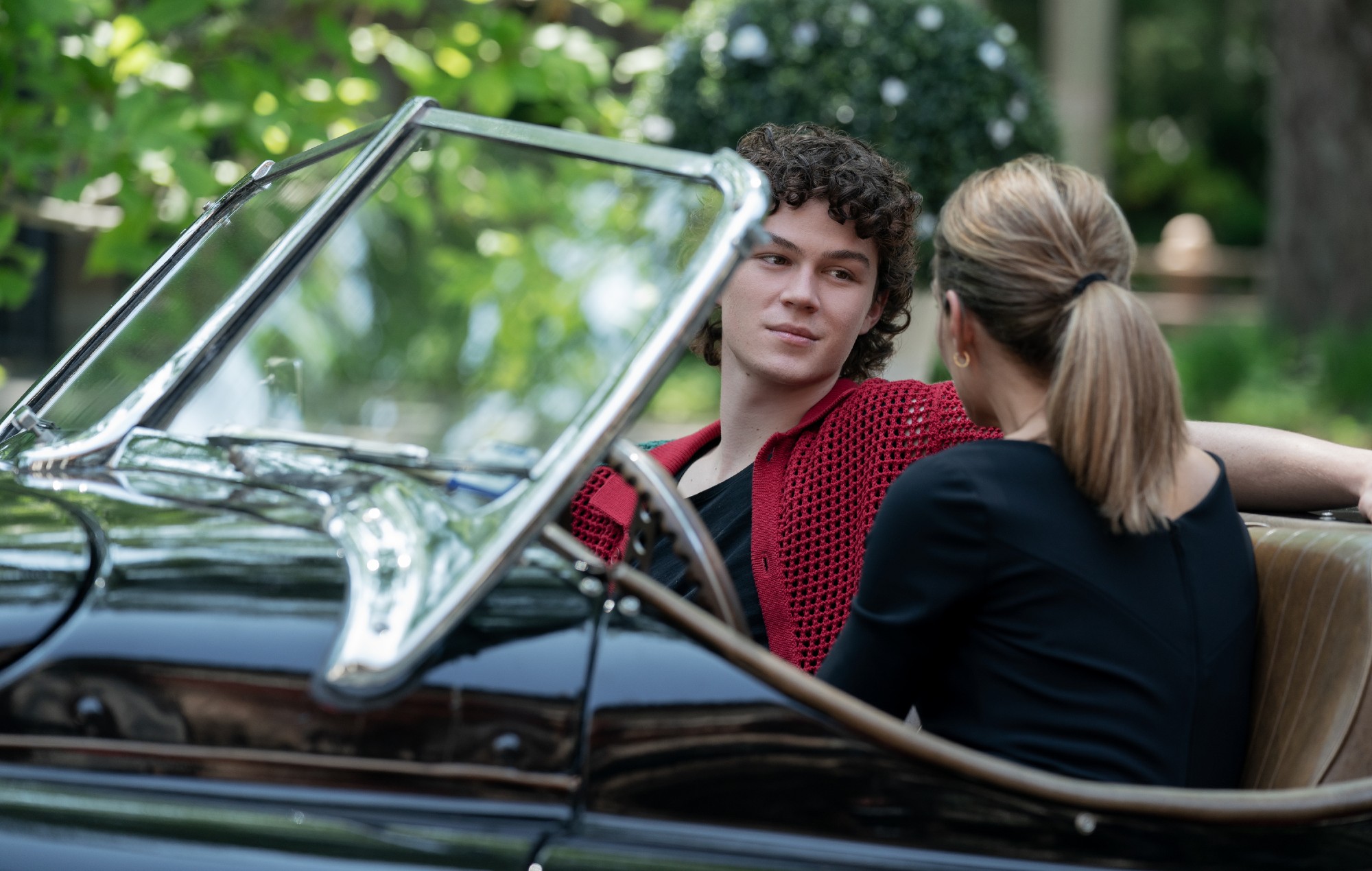 Zac Burgess and Sarah Catherine Hook in Amazon Prime Video's 'Cruel Intentions'. 